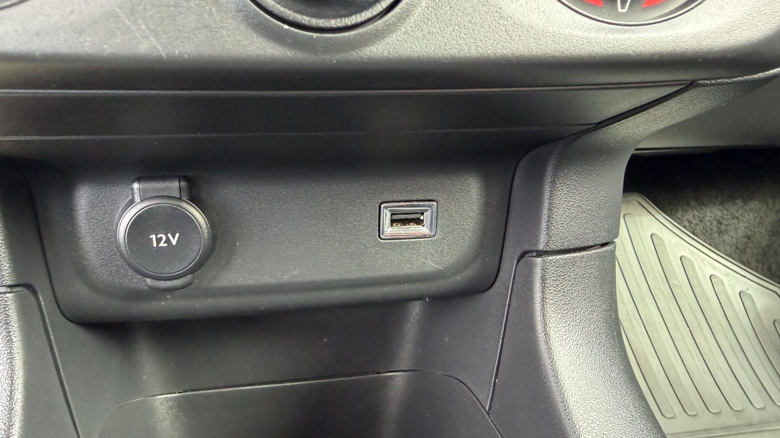 Citroën C3 Feel, Sitzheizung, Einparkhilfe, LED