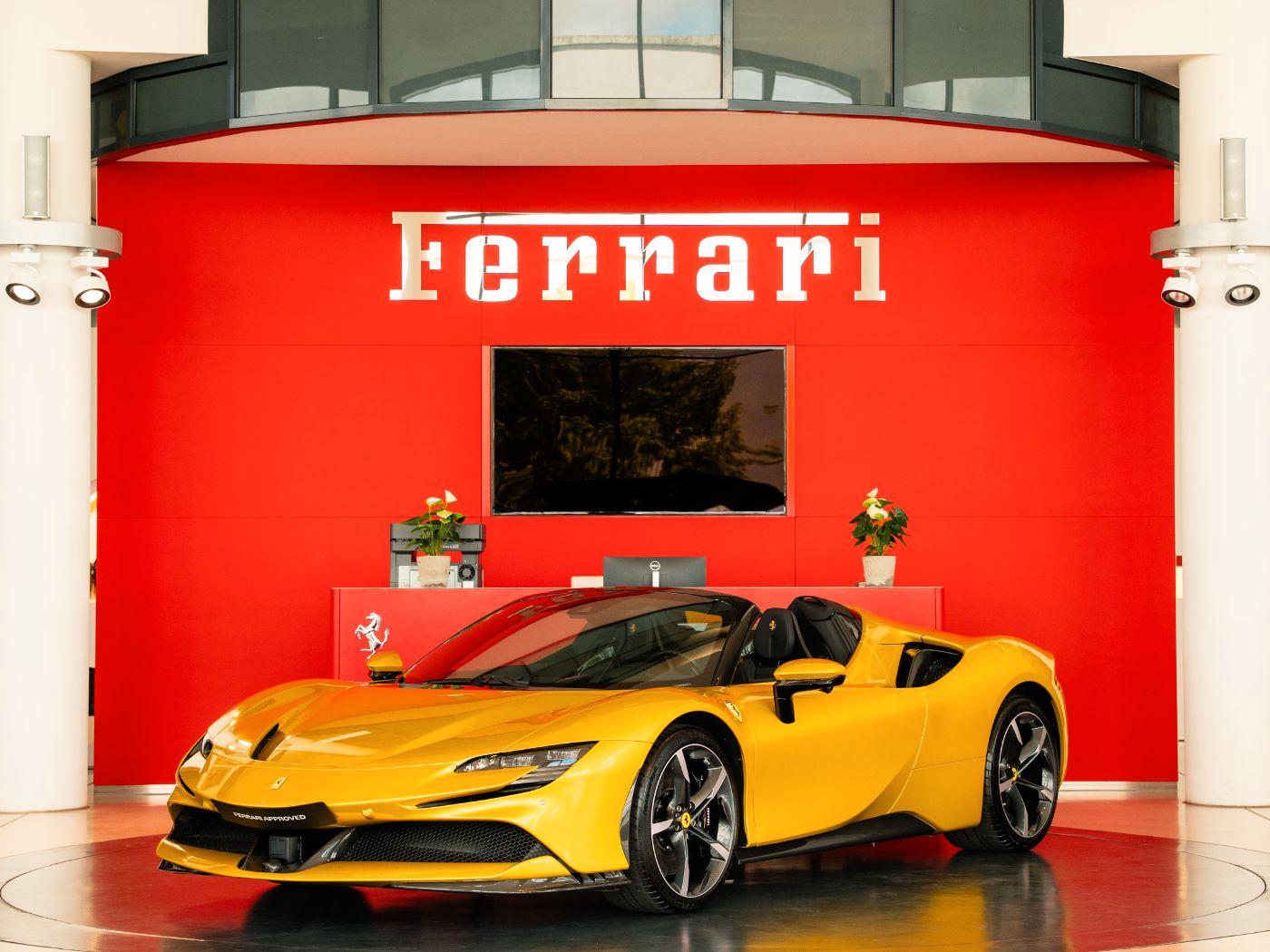 Ferrari SF90 Spider Carbon-Racingsitz*Lift*LED-Lenkrad