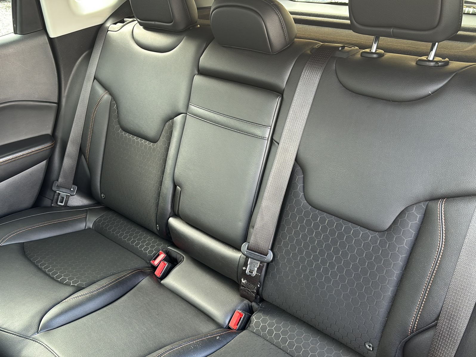 Fahrzeugabbildung Jeep Compass Limited FWD