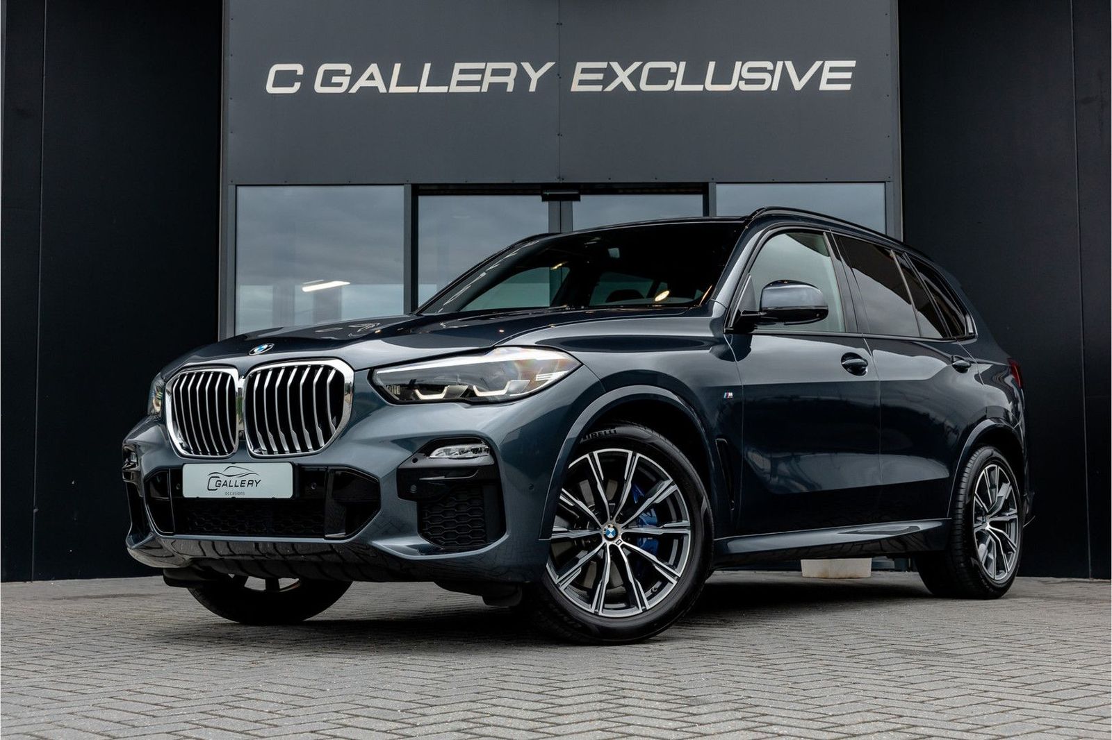 BMW X5 xDrive30d High Executive - M Sport | Swarovsk imagem 3