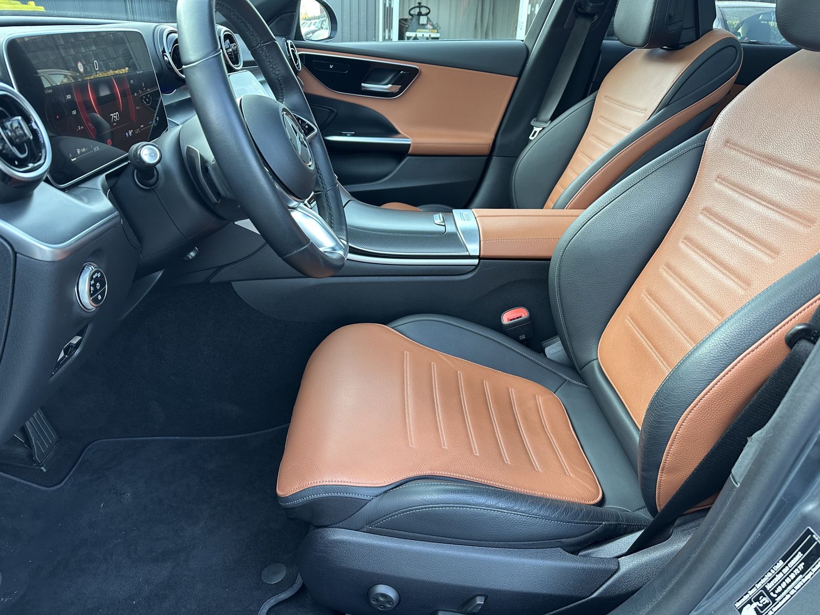 Fahrzeugabbildung Mercedes-Benz C 220d T Avantgarde NAV+LED+KAM+PANO+VCOCKPIT+PP