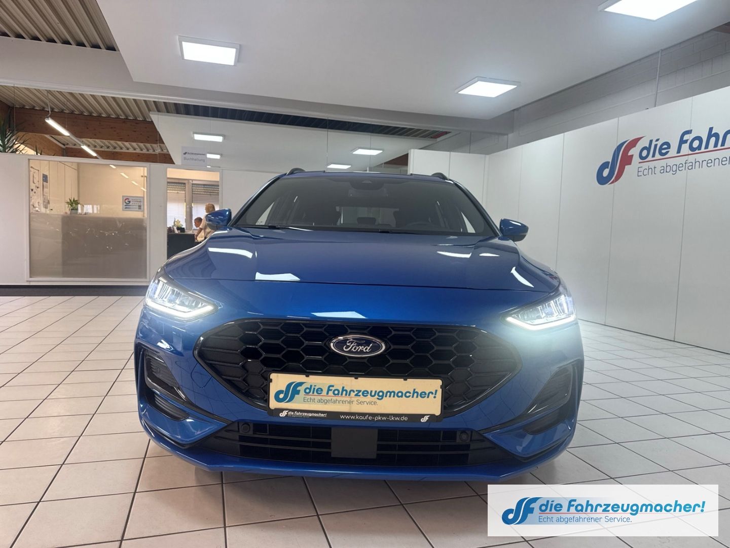 Fahrzeugabbildung Ford Focus Turnier ST-Line Navi LED ACC Apple CarPlay