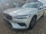 Volvo V60 Kombi Plus Bright AHK KAM NAV LEDER SHZ - gebrauchte Volvo V60 aus dem Jahr 2022