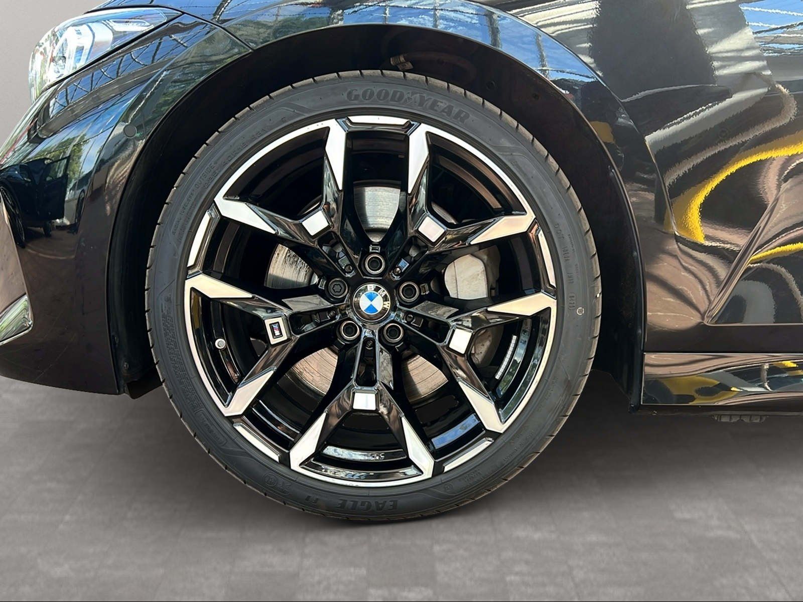 BMW 330 - Bild 11