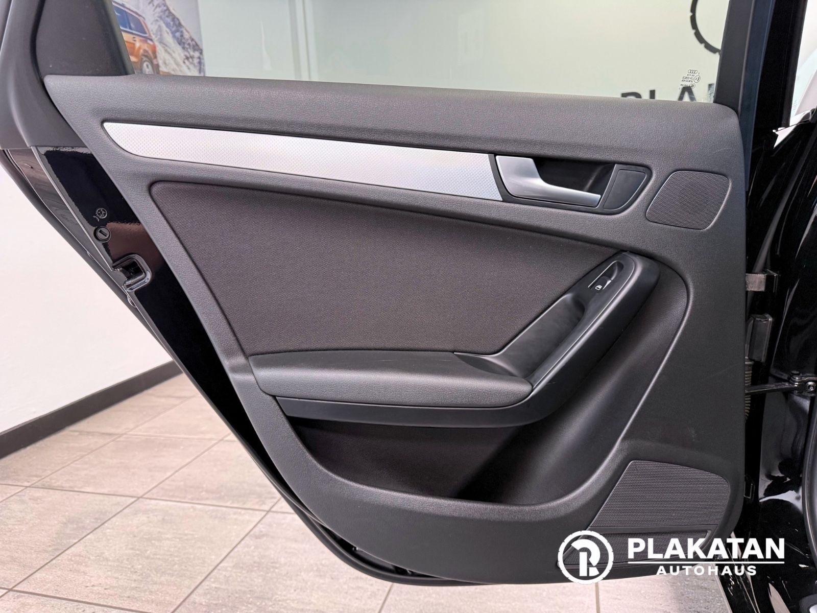Fahrzeugabbildung Audi A4 Avant Ambition EXPORT