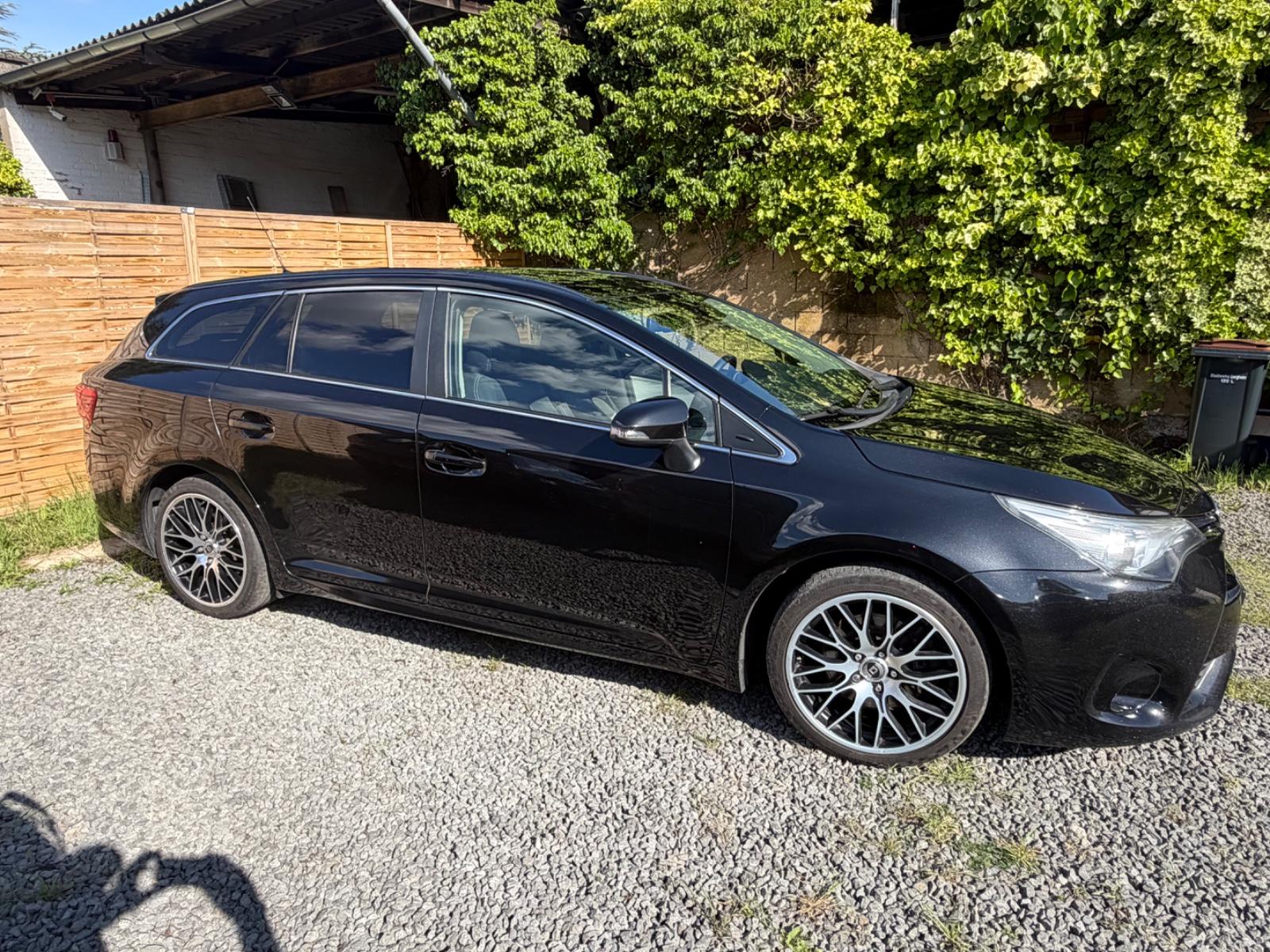 Toyota Avensis Touring Sports Business Edition*SCHECK*
