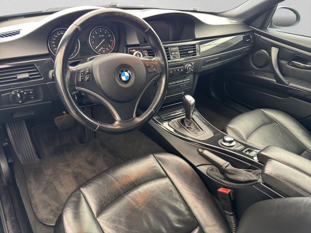Fahrzeugabbildung BMW 330i Cabrio Automatik+Xenon+Leder+Memory+Scheckh