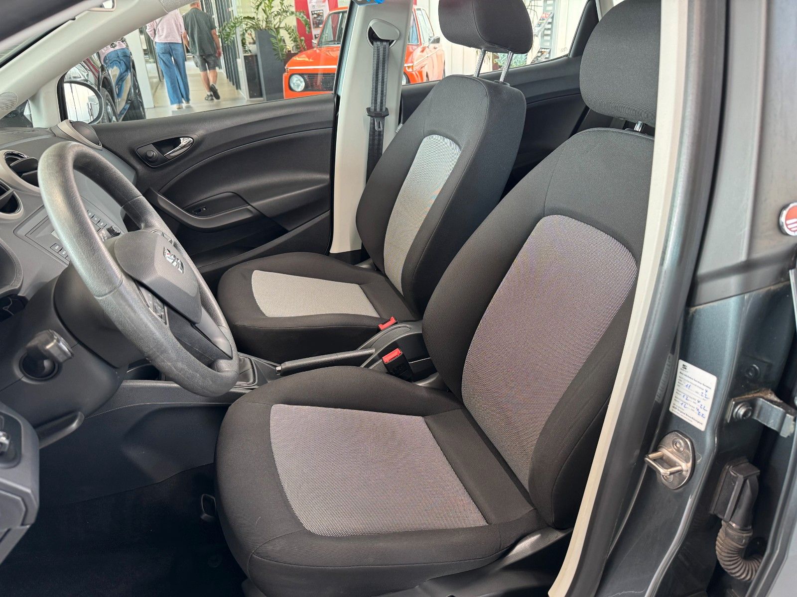Fahrzeugabbildung SEAT Ibiza 1.0 Reference  "Klima LM Parksensoren hi."
