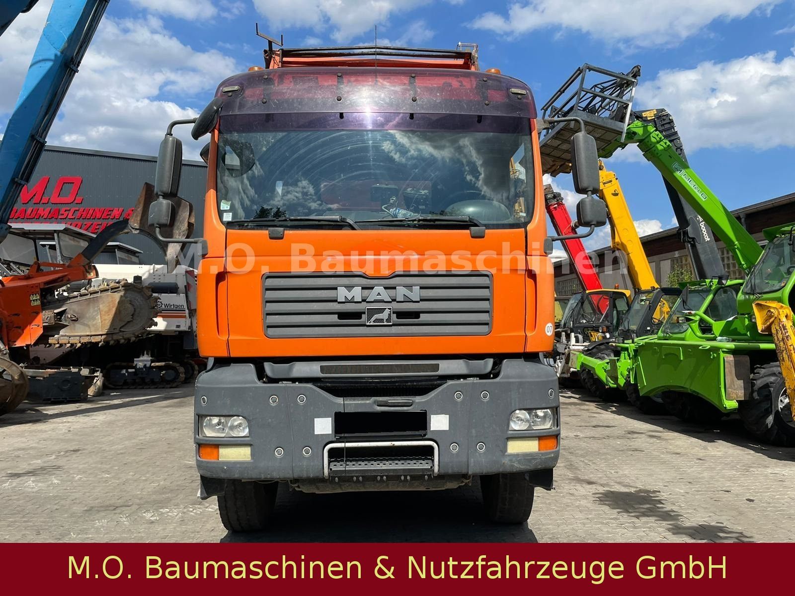 Fahrzeugabbildung MAN TGA 35.400 / AC / 8x4 / Euro 4 / 3.Seitenkipper/