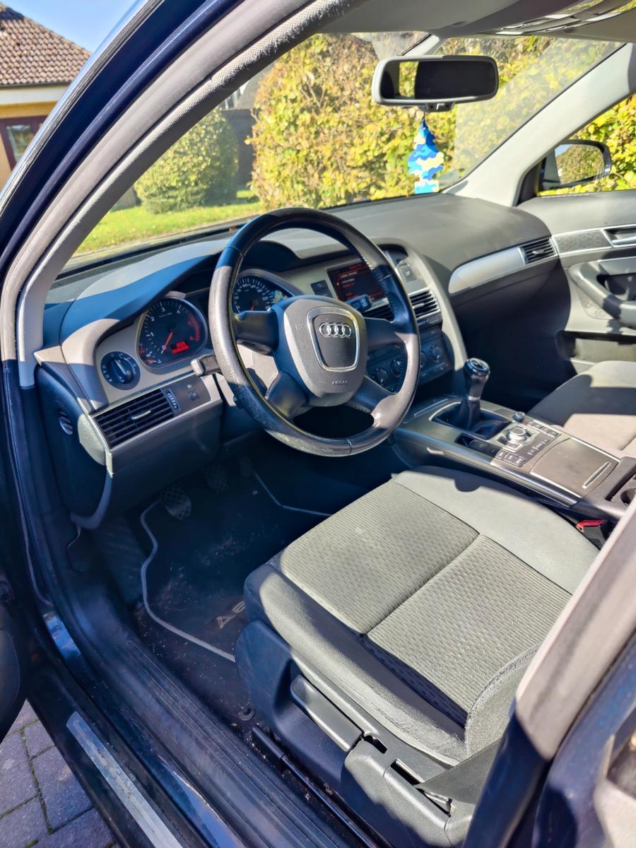 Audi A6 2006 — interior
