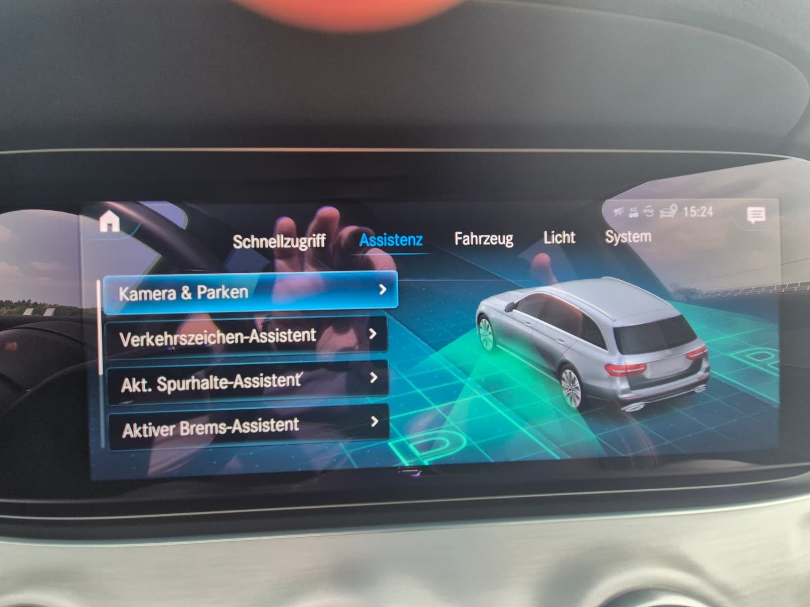 Fahrzeugabbildung Mercedes-Benz E 220 d Avantgarde AHK*DIST*LED*SHZ*Kam*Ambiente