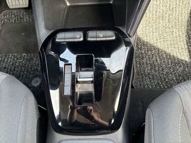 Fahrzeugabbildung Opel Corsa F e Edition >AppLink, Einparkhilfe<