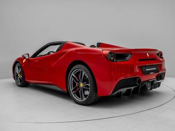 صورة 9 لـ 2015 Ferrari 488 SPIDER