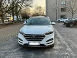 Hyundai Tucson - Hyundai TUCSON: Hyunda