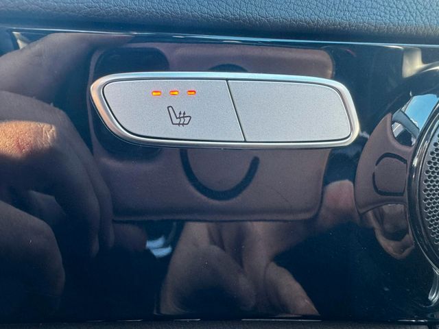 Fahrzeugabbildung Mercedes-Benz C 180 CGI Lim >AUT/NAV/LED/SHZ/PDC/KAM/Distronic