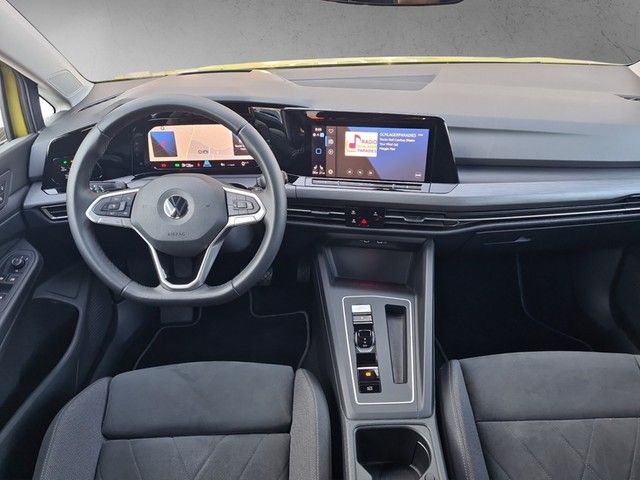 Fahrzeugabbildung Volkswagen Golf VIII Style LED ACC AID HUD NAVI PDC SHZ LED