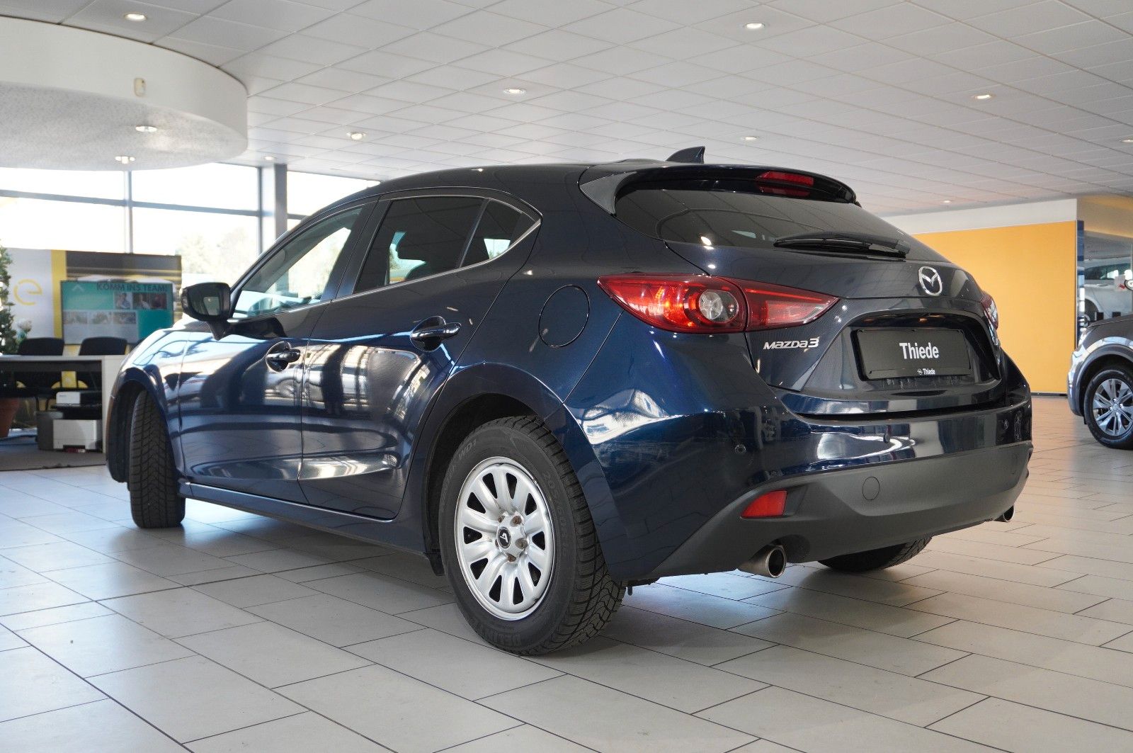 Fahrzeugabbildung Mazda 3 Lim. 2.0 SKYACTIVE VISION KLIMA/SHZ/PDC/TEMP.