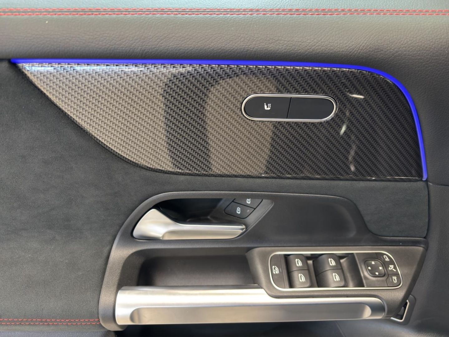 Mercedes-Benz GLB 220 d 4M AMG LINE PREMIUM AHK DIST OFFR 360° foto 11