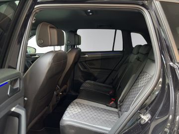 Bild 17 VW Tiguan 2.0 TDI R-Line DSG Black-Style+Matrix+A