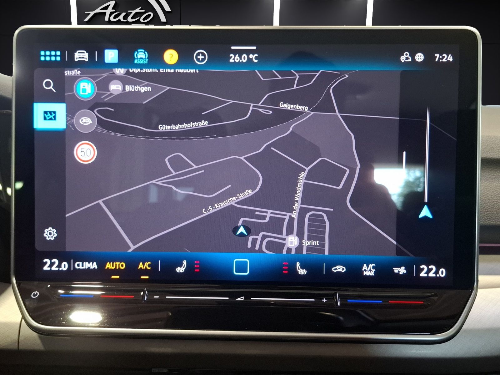 Fahrzeugabbildung Volkswagen Golf VIII TSI Life LED Navi AID ACC RFK HUD SHZ