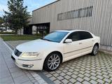 Volkswagen Phaeton 3.0 V6 TDI lang 4MOT. Individuell  - Volkswagen Phaeton: Weiß
