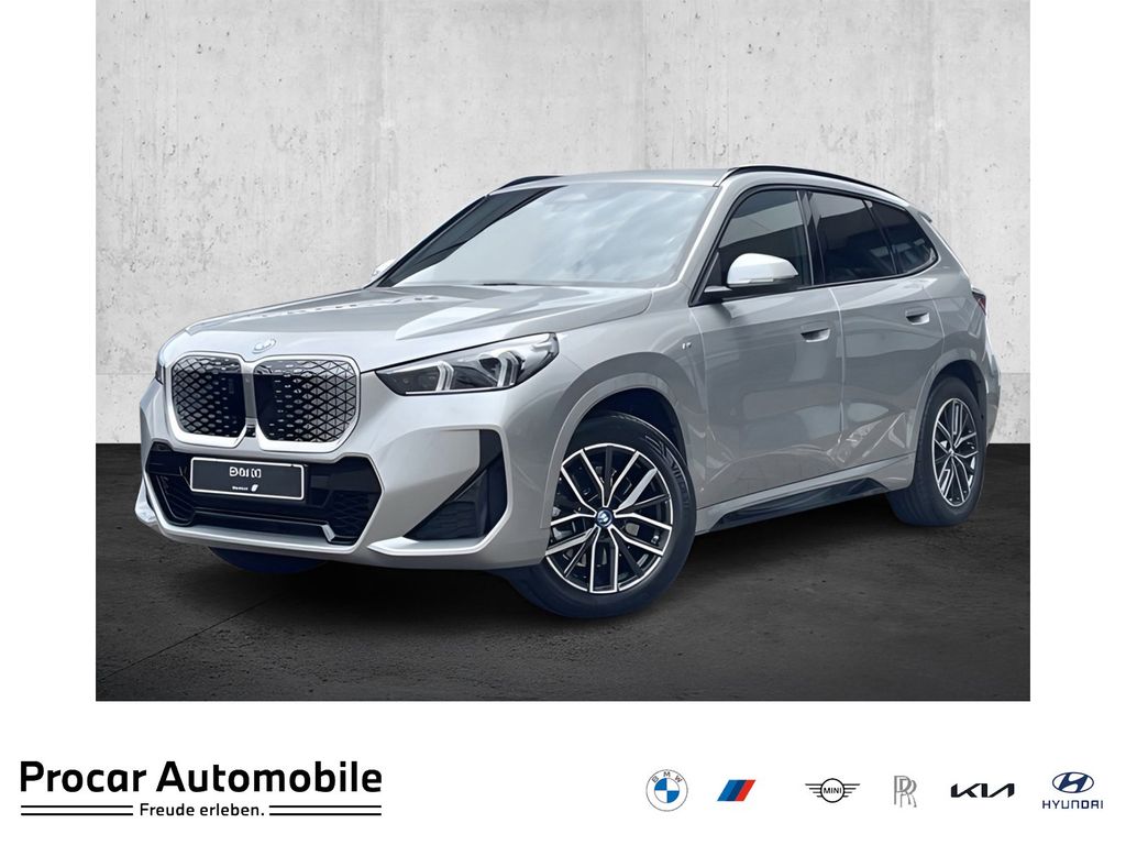 BMW iX1