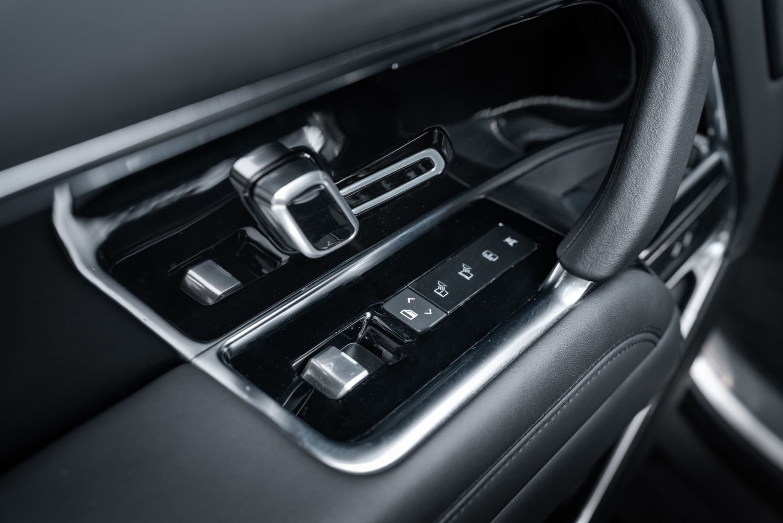 Fahrzeugabbildung Land Rover Range Rover HSE SHADOW/PANO/STANDHZG.