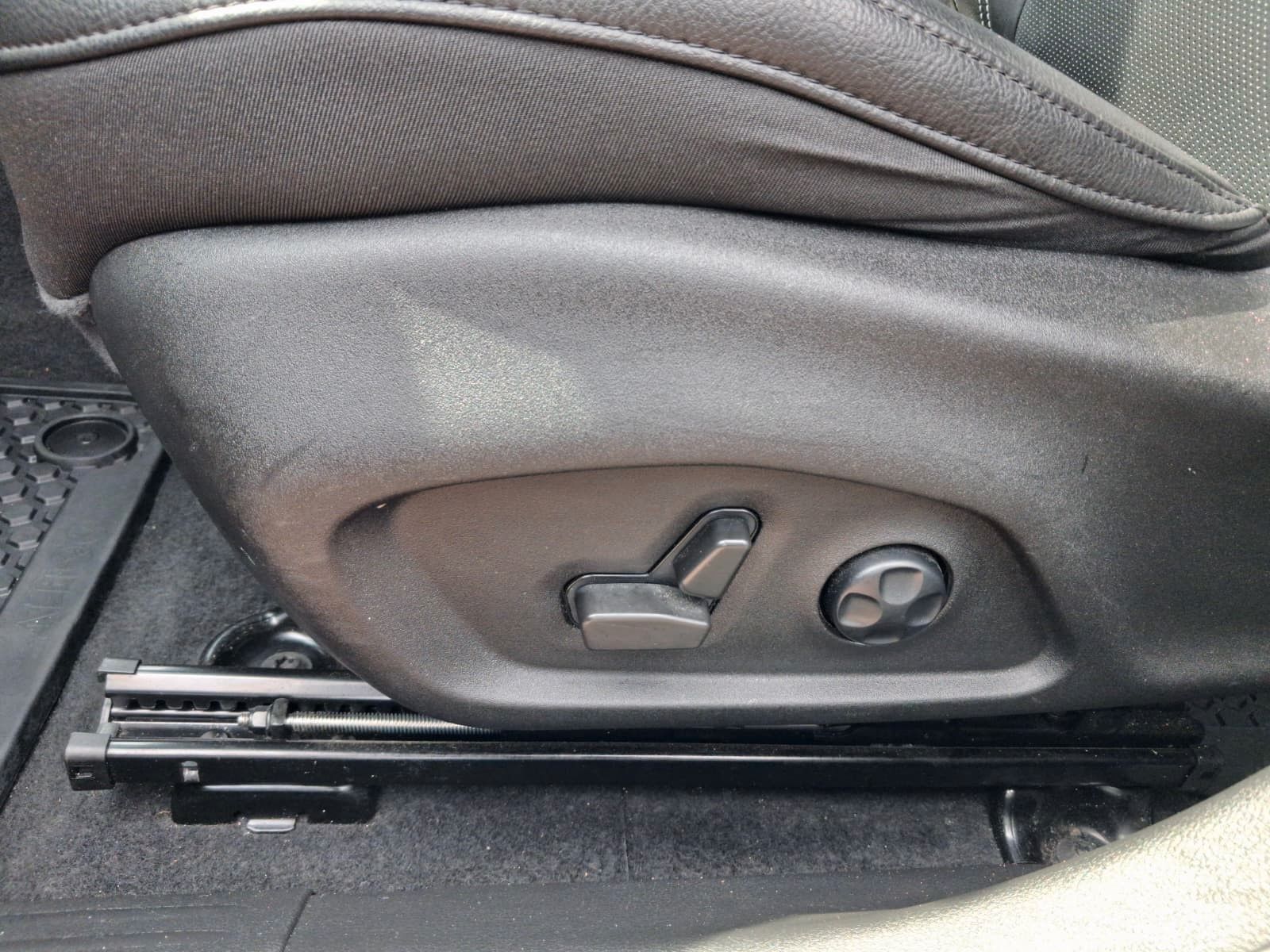 Fahrzeugabbildung Jeep Compass S Plug-In Hybrid 4WD Leder