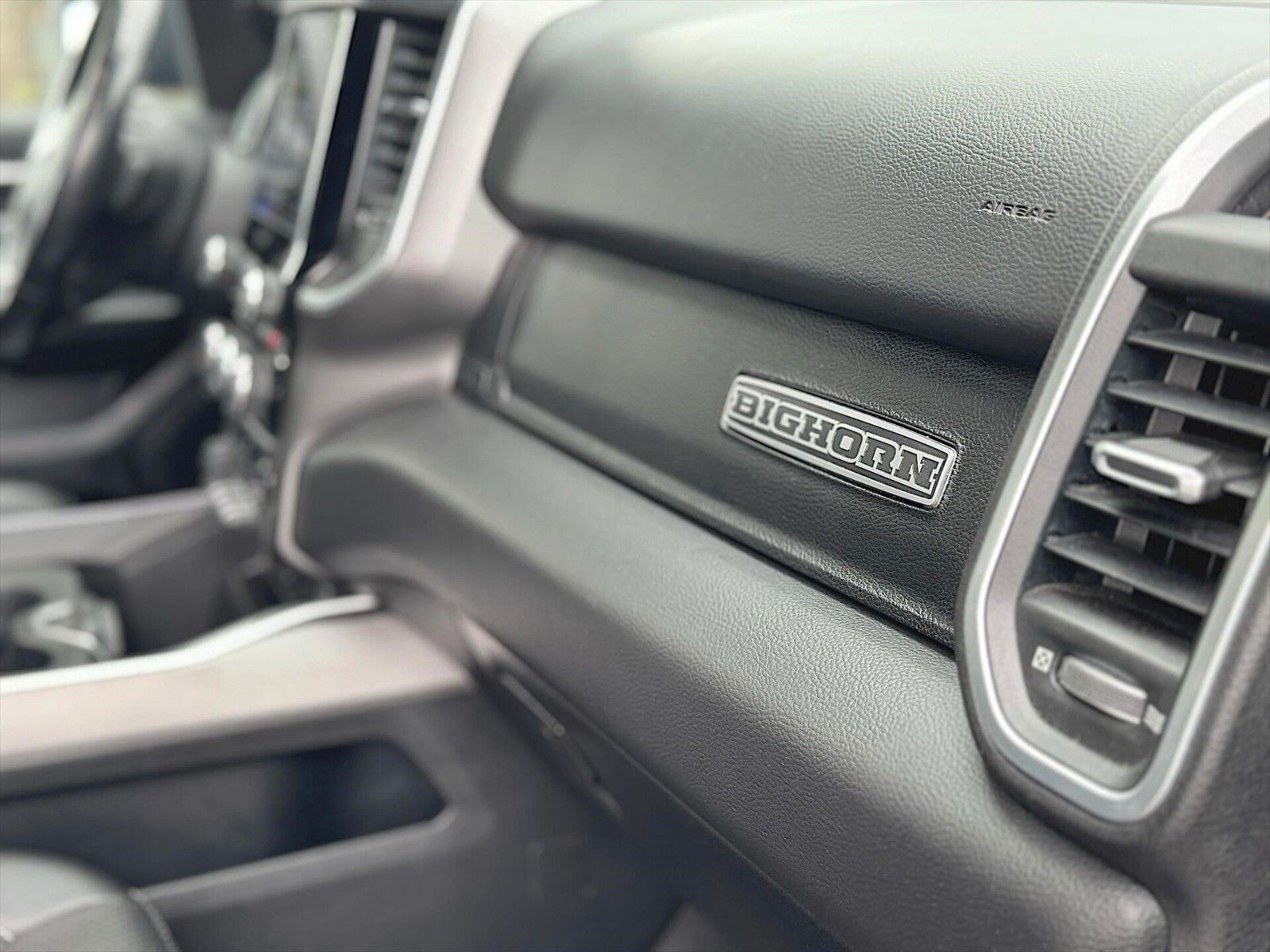 Fahrzeugabbildung Dodge RAM 5.7 V8 HEMI CrewCab 4x4 *Pano*LED* 19% MwSt.
