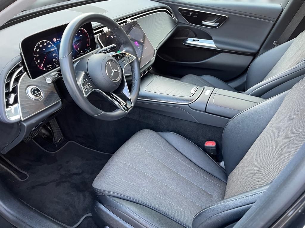 Fahrzeugabbildung Mercedes-Benz E 200 T Avantg. Pano Navi LED KeyLess Totw.