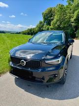 Volvo XC40 B4 Ultra Dark DCT Ultra Dark - Volvo XC40: Ultra Dark