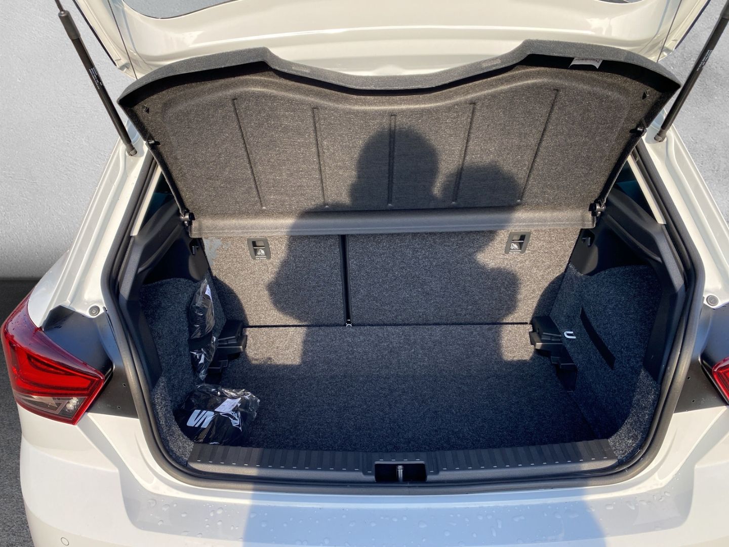 Fahrzeugabbildung SEAT Ibiza Style Road Ed. *SHZ*NAVI*PDC*CAM*Full-Link