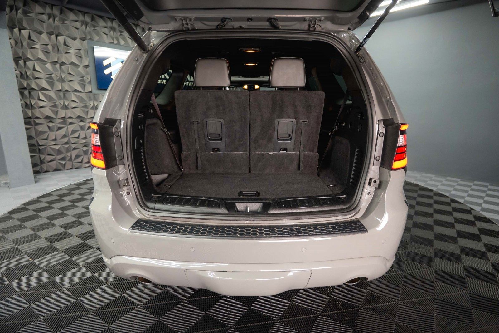 Fahrzeugabbildung Dodge Durango 5.7 V8 R/T SRT STYLE 4x4 Night-Paket ACC