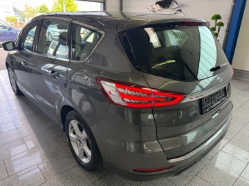 Ford S-Max - 9