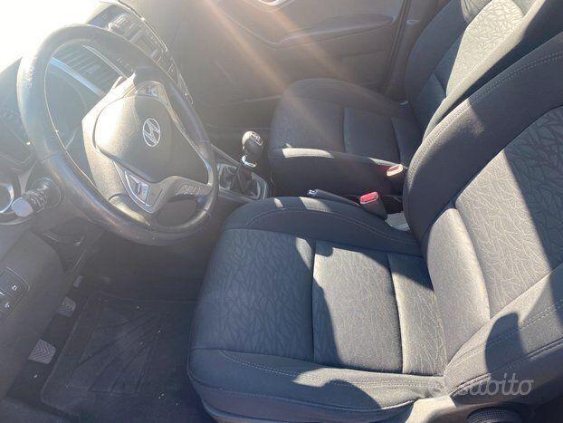 Hyundai ix20 2014 — photo 13