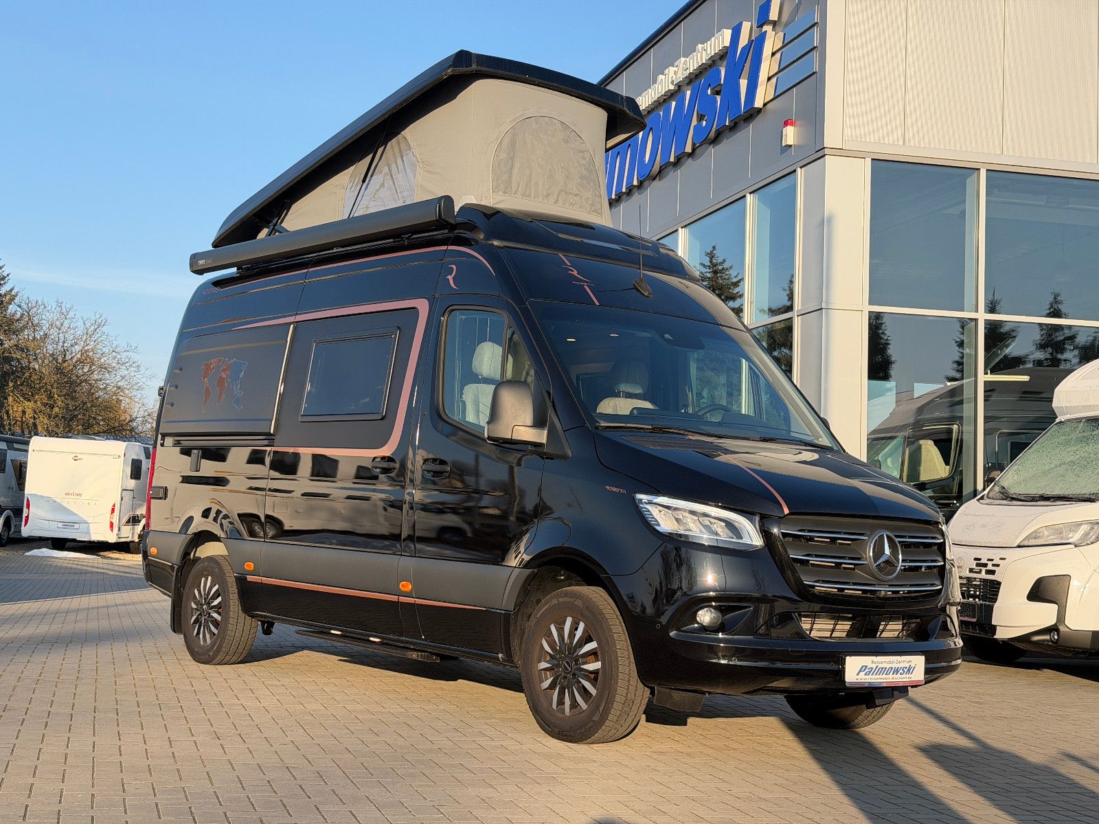 Fahrzeugabbildung Robeta Adonis - Luxus Campervan Aufstelldach