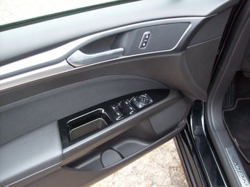 Bild 12 Ford Mondeo Turnier 1.5 Titanium Navi SHZ FSHZ AHK AT
