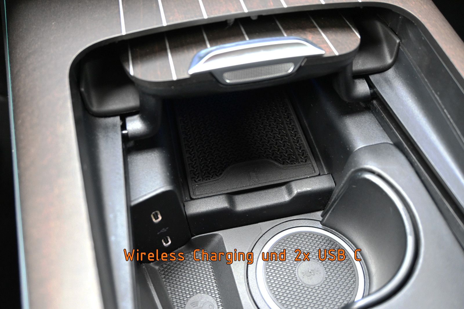 Fahrzeugabbildung Mercedes-Benz E 200 Lim. Exclusive Premium °ACC°AHK°BURMESTER°