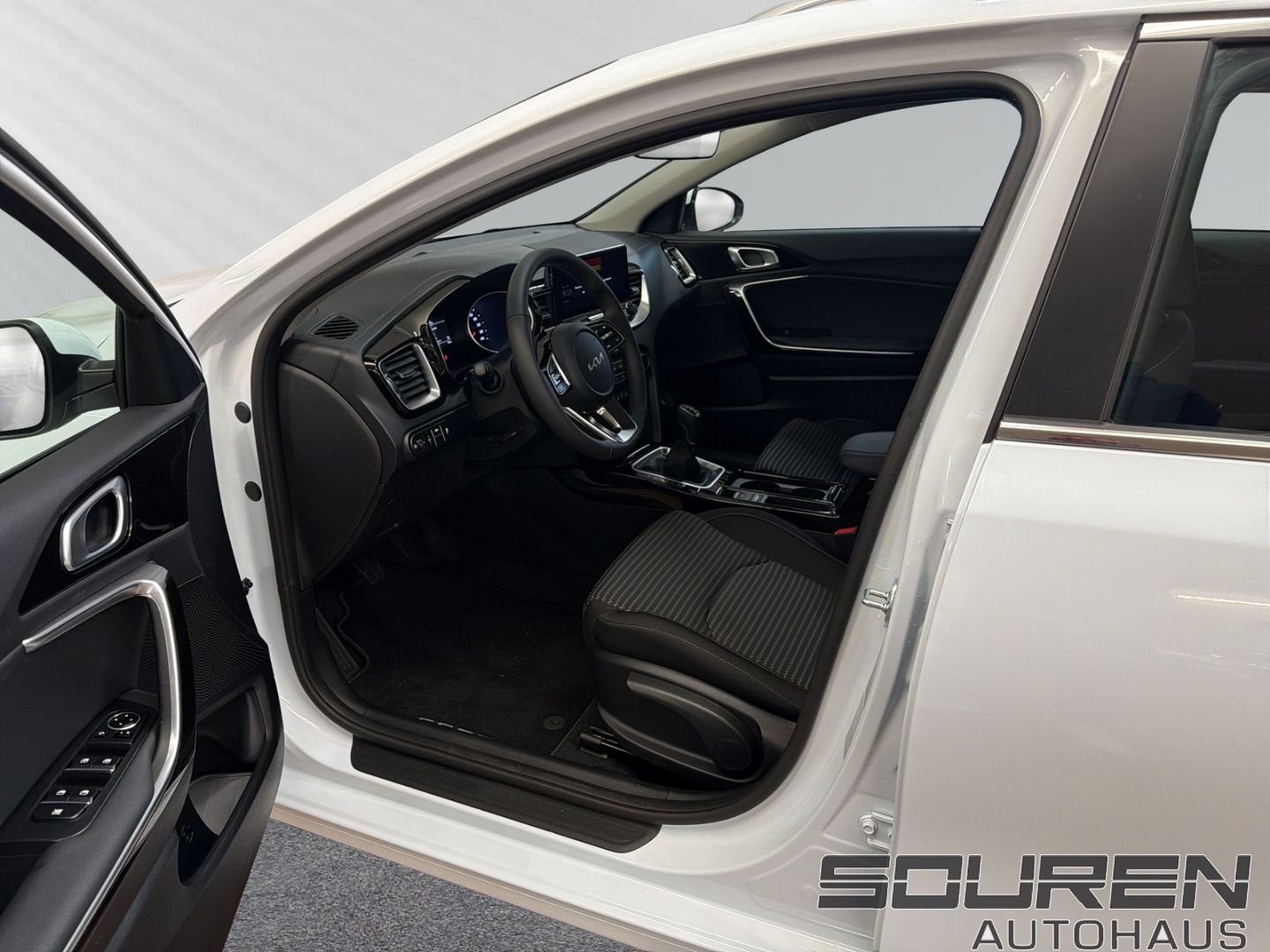 Fahrzeugabbildung Kia Ceed_sw 1.5 T-GDI Ultimate Edition NAVI+KEYLESS+