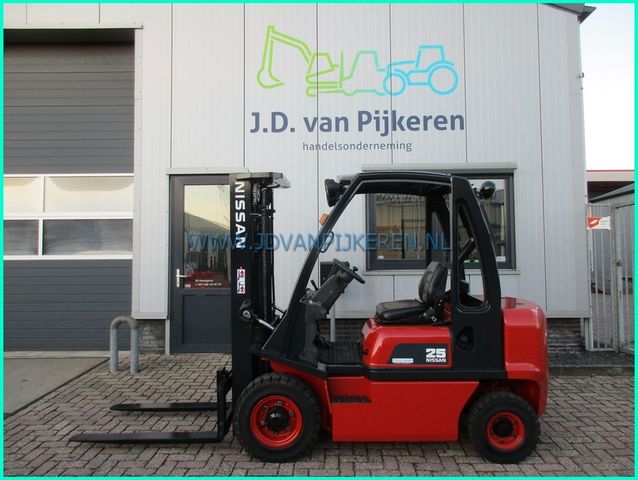 Nissan FD02A25Q diesel 3381uur triplex4.75m+freelift