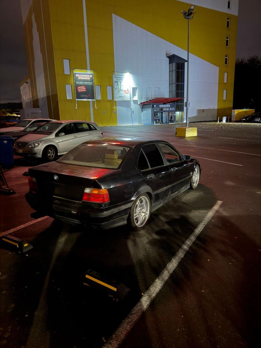 BMW 320