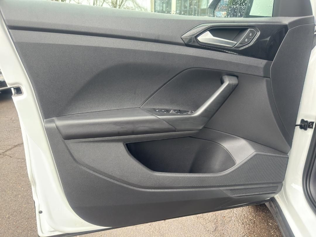 Fahrzeugabbildung Volkswagen T-Cross 1.0 TSI 70 kW Life Kamera,LED,Navi,SHZ