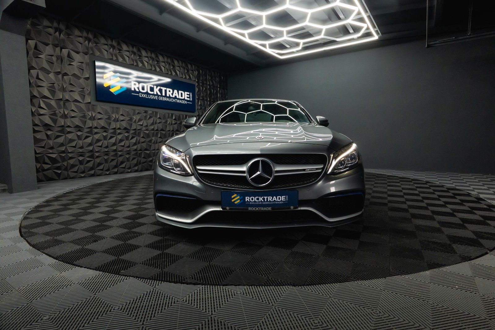 Fahrzeugabbildung Mercedes-Benz C 63 AMG Lim. | BURMESTER | LED | Top Zustand