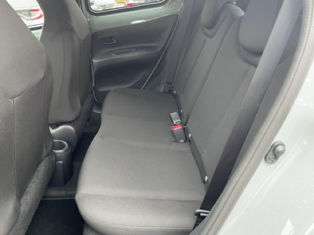 Fahrzeugabbildung Toyota Aygo X 1,0 l Teamplayer 5 M/T