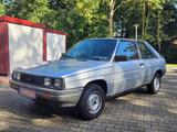 Renault R11 GTL  H Kennzeichen  Bekannt du... - Renault R 11 mit Benzin-Antrieb