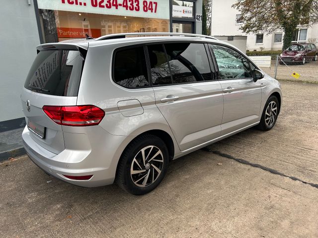 Fahrzeugabbildung Volkswagen Touran 1.6 TDI 7 Sitze+Navi+SHZ+BT+PDC+LM+