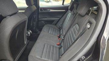 Alfa-Romeo Stelvio - 8