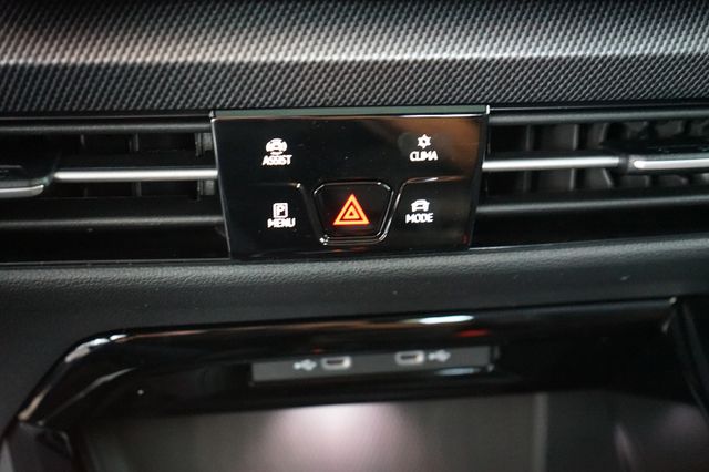 Volkswagen Golf 2.0 TDI DSG R-Line | Pano | HuD | FACELIFT