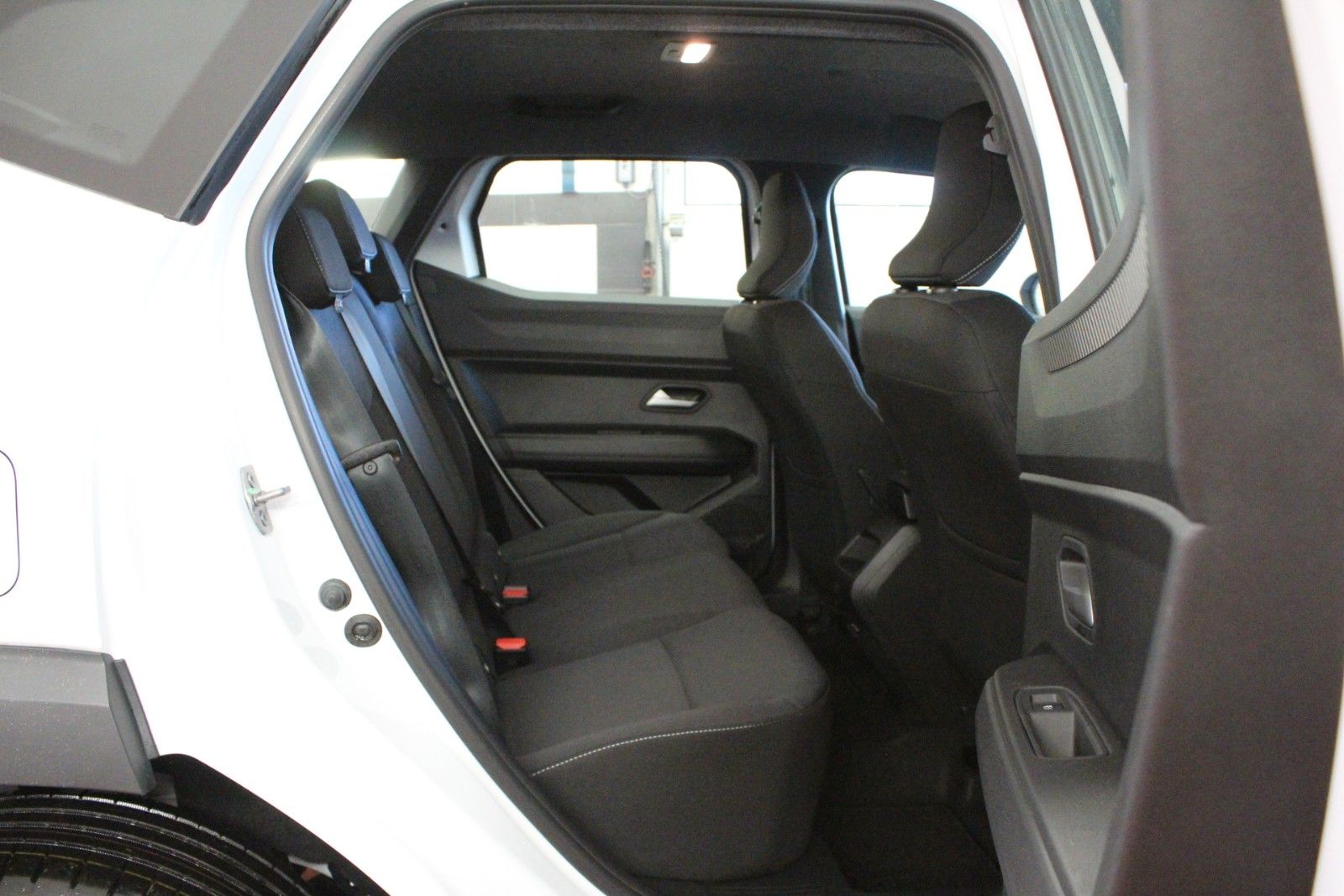 Fahrzeugabbildung Dacia Duster Hybrid 155 Expression *Winterpaket* MY26