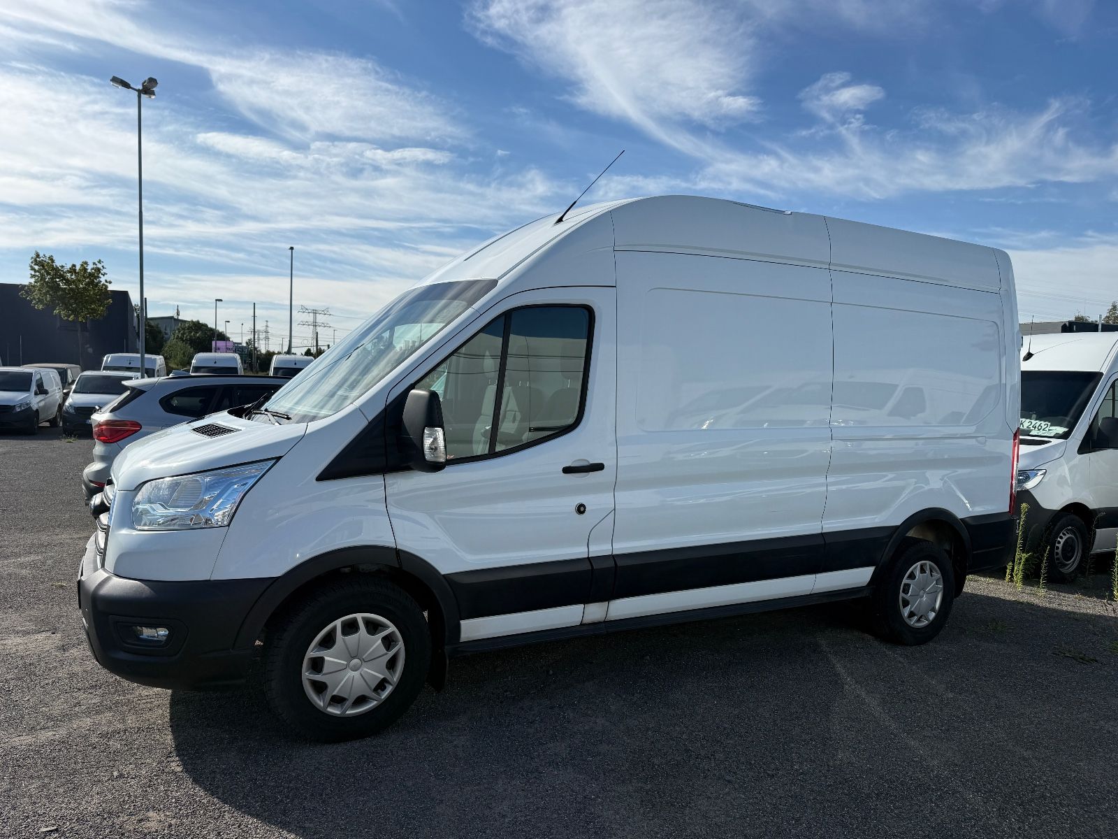 Fahrzeugabbildung Ford Transit Kasten 350 L3 Trend) unfallfrei